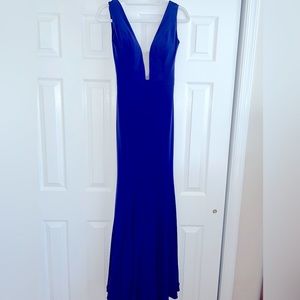 JOVANI Plunging Neckline Gown Size 0